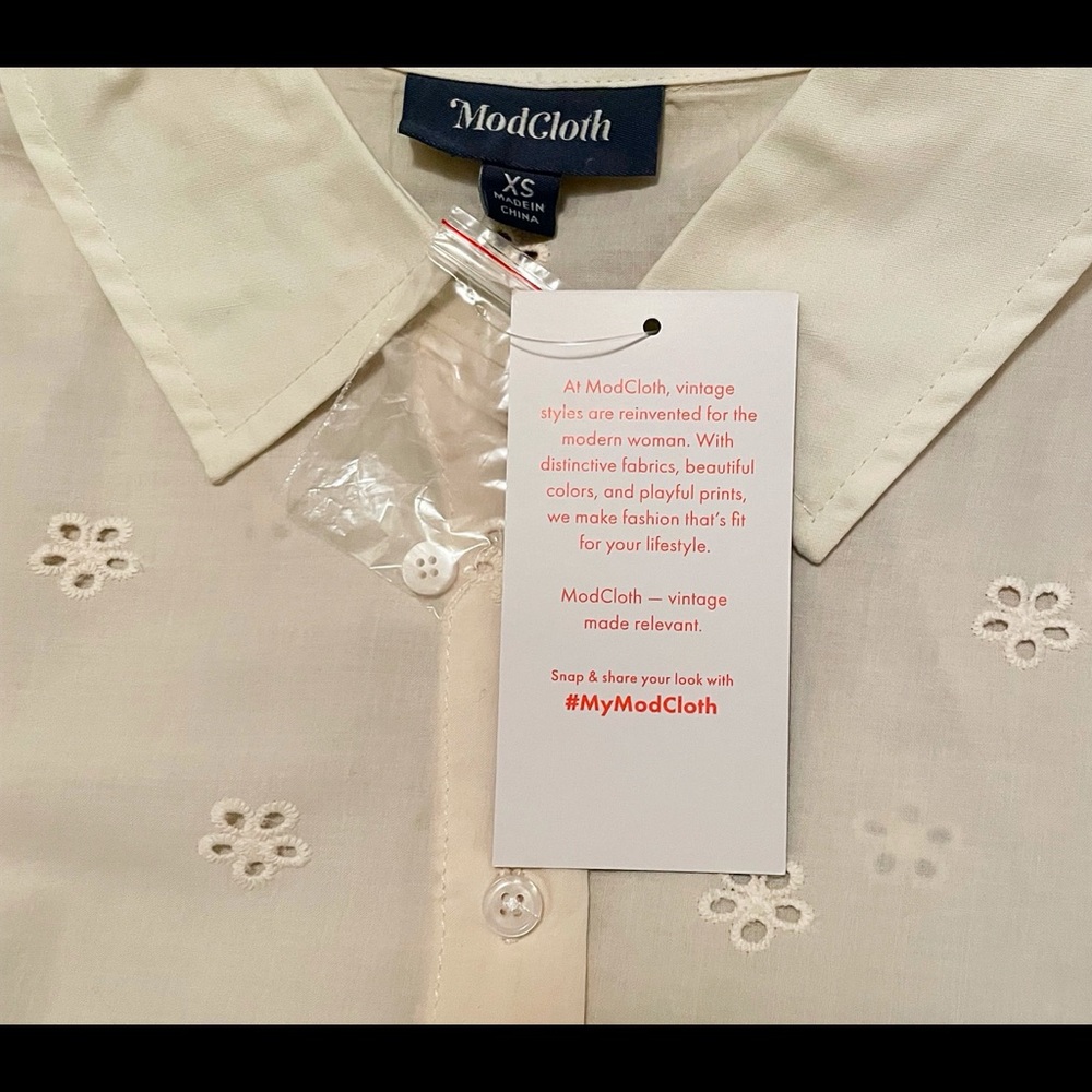 ModCloth eyelet button down shirt - Picture 3 of 3